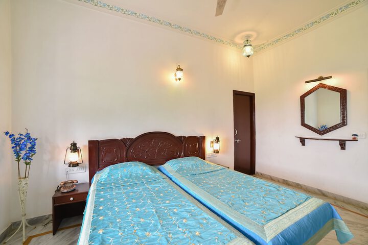 Room 4 of 39