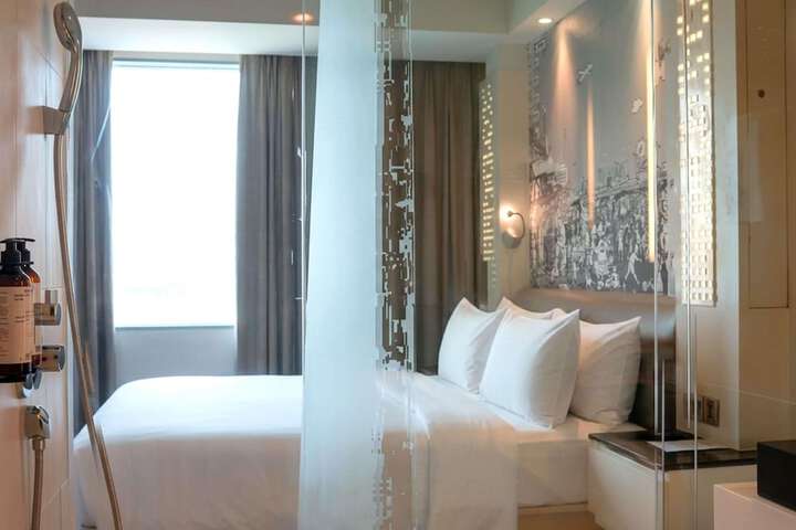 Room 37 of 161