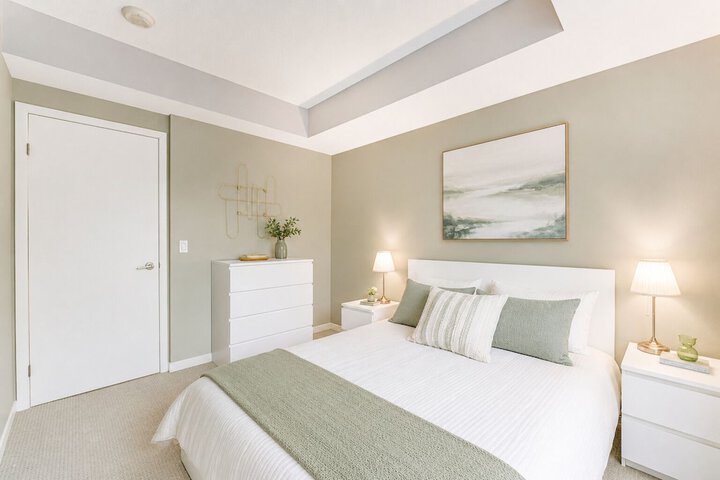 Room 2 of 6
