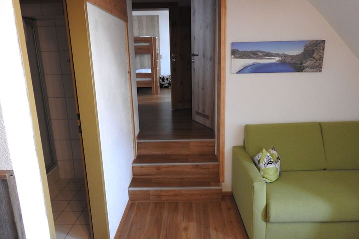 Room 14 of 33