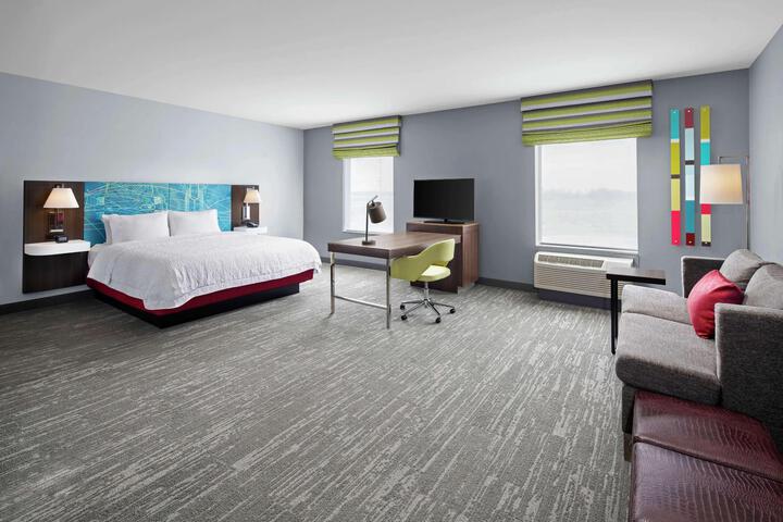 King Room with Microwave and Refrigerator (3 of 14)