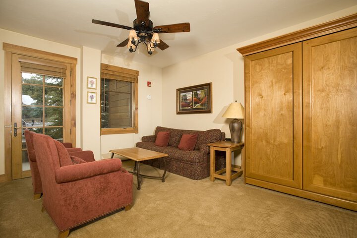 Room 65 of 180