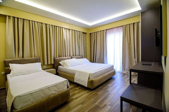Room 10 of 20