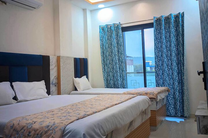 Room 15 of 27