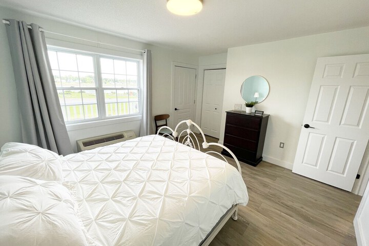 Room 6 of 144
