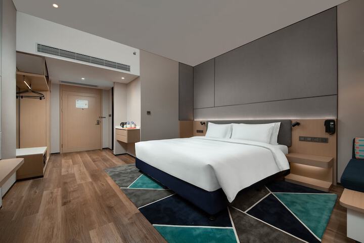 Room 29 of 102