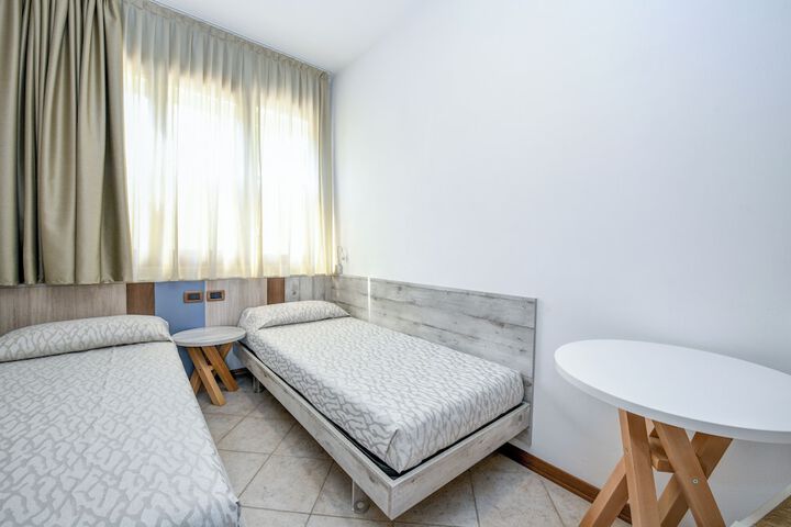 Room 29 of 203