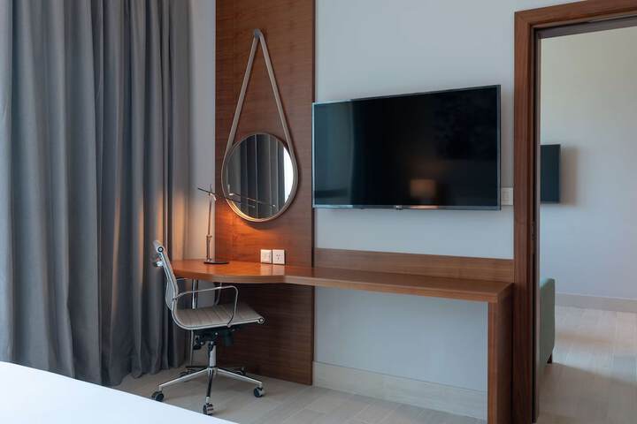 Room 52 of 108