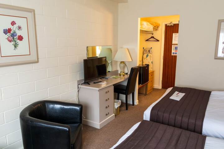 Room 15 of 46