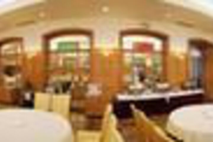 Dining 50 of 51