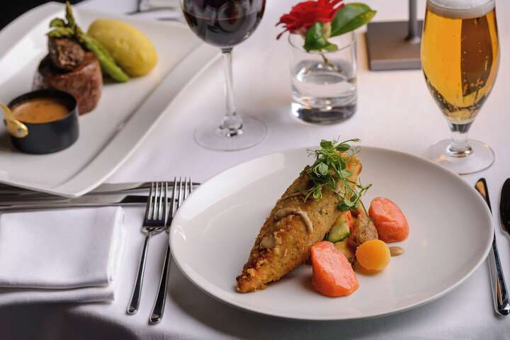 Dining 42 of 61
