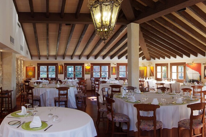 Dining 56 of 72