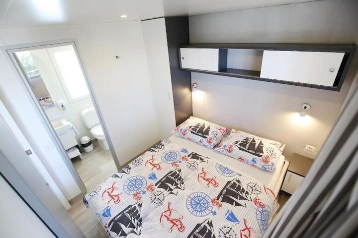 Room 5 of 45