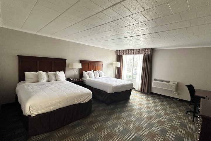 2 Queen Beds (9 of 14)