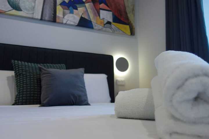 Room 43 of 158