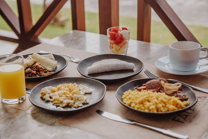 Breakfast/Coffee Service 65 of 78