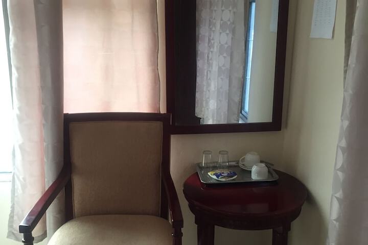 Room 8 of 20