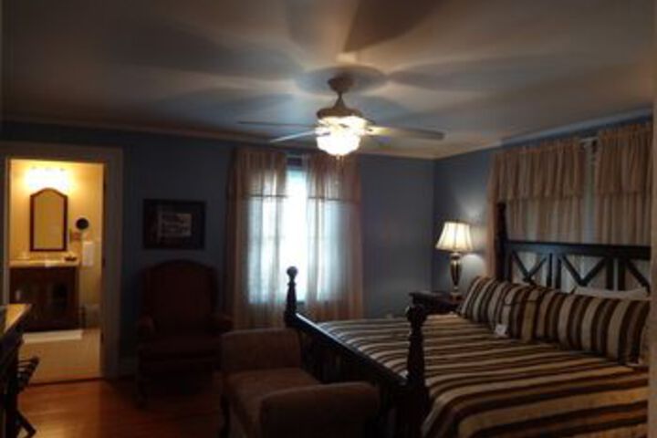 Room 50 of 83