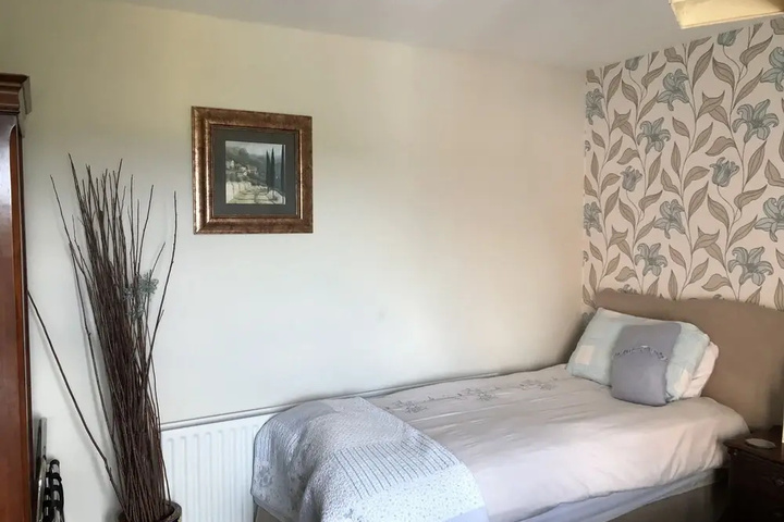 Room 2 of 13