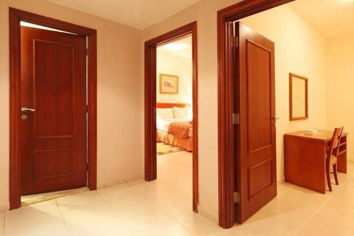Room 7 of 8
