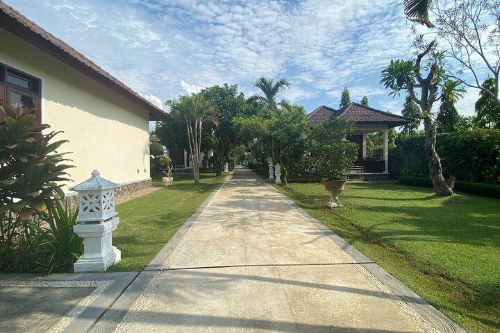 Hotel Exterior 27 of 29