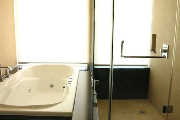 Room 30 of 67