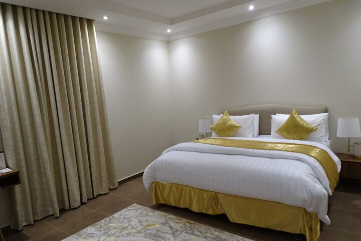 Room 8 of 24