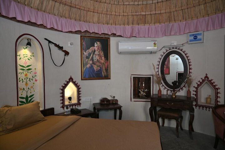 Exterior of Hotel Ratan Mahal Palace