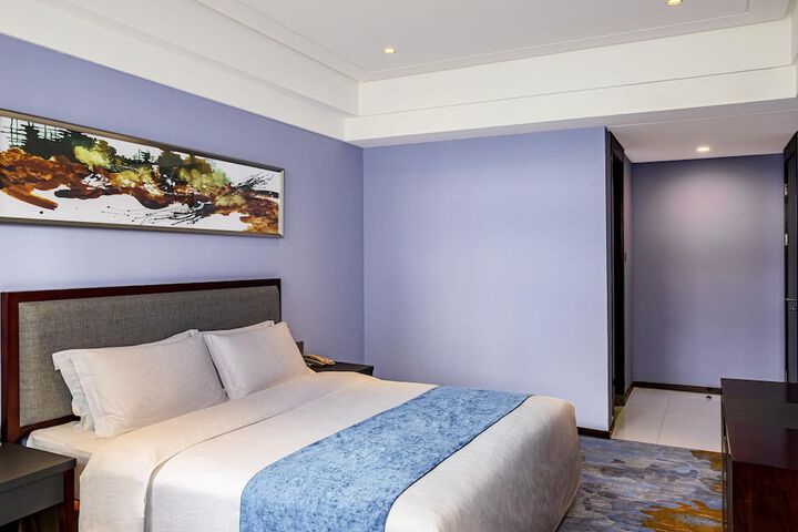 Room 13 of 72