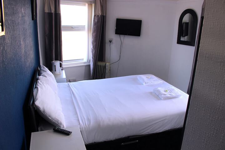 Room 41 of 106