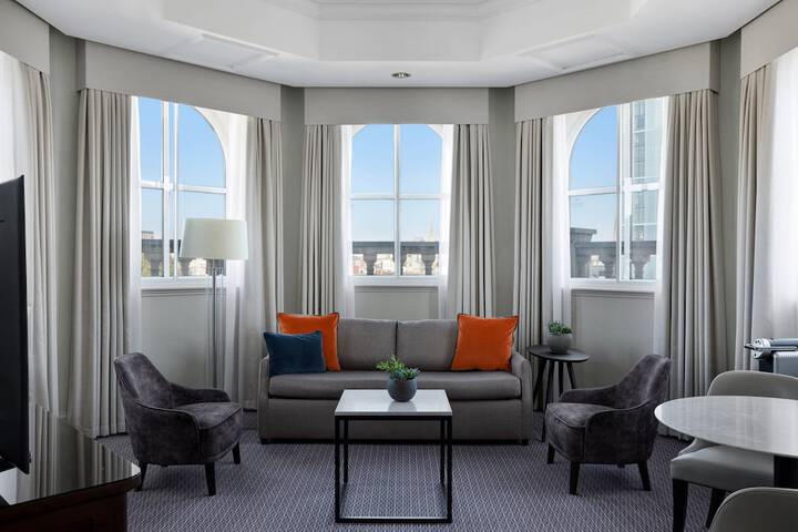 Room 32 of 87