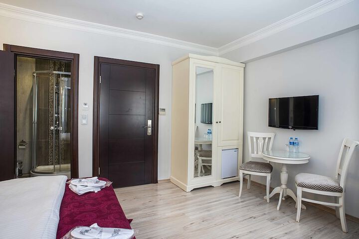Room 26 of 66