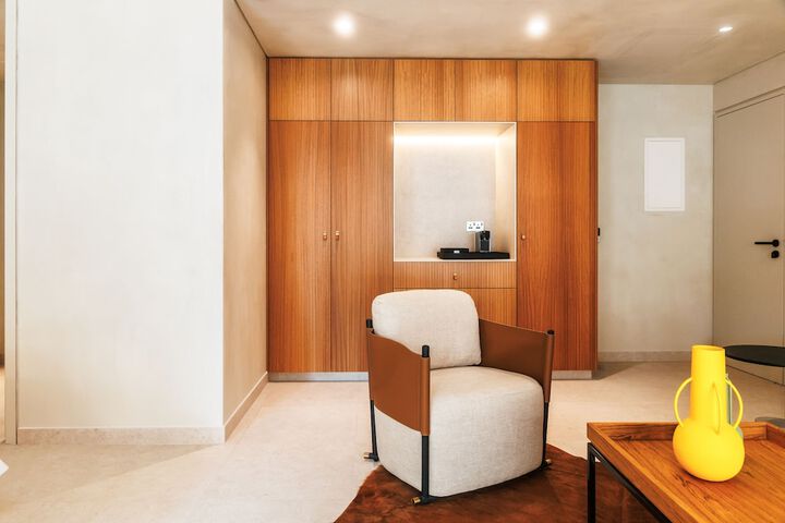 Room 25 of 144