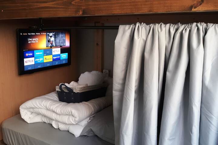 Room 6 of 38