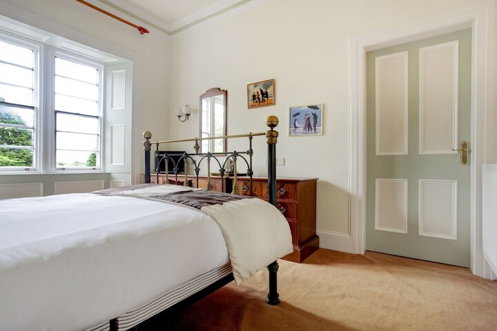 Room 6 of 52