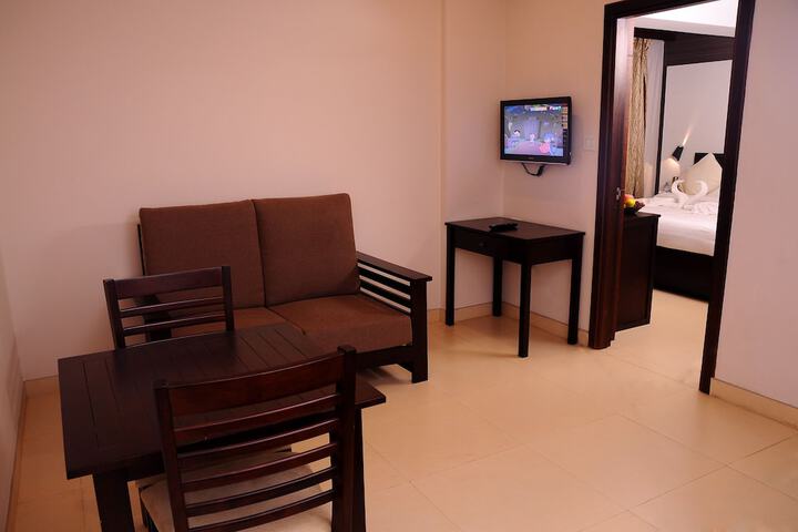 Room 13 of 33