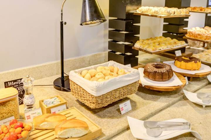 Breakfast/Coffee Service 88 of 110