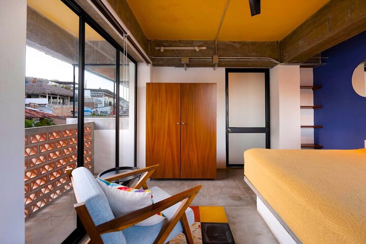 Room 42 of 68
