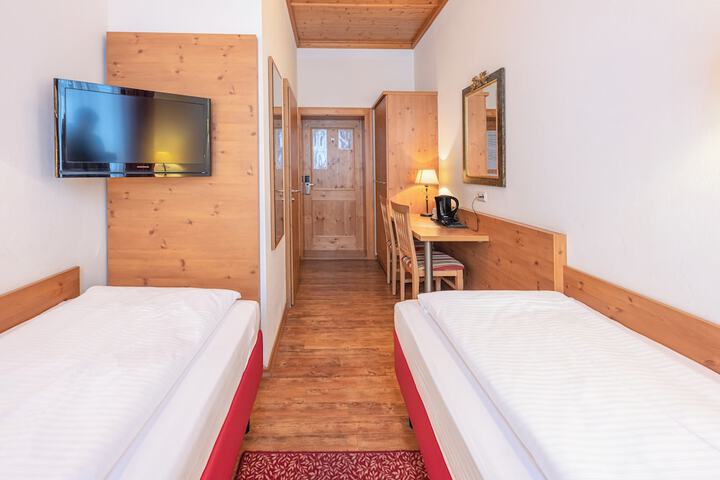 Room 17 of 47