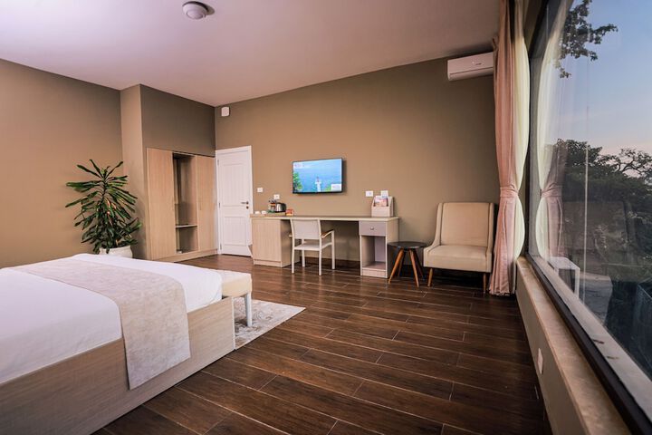 Room 50 of 120
