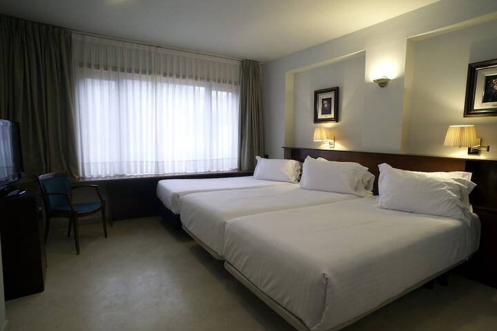 Room 13 of 77