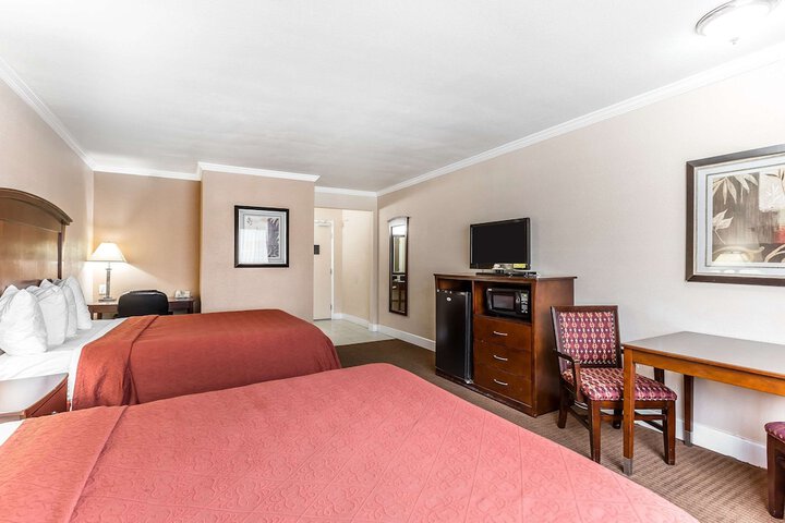 Room 4 of 45