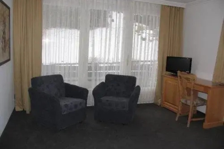 Room 3 of 21