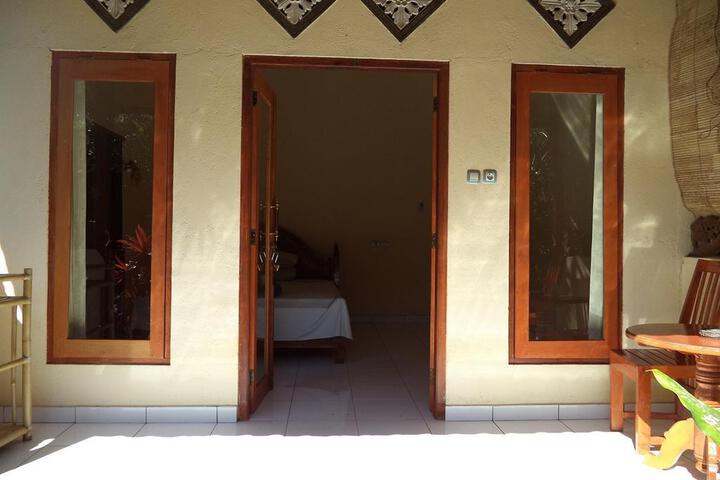 Bali Relaxs Homestay and Cafe