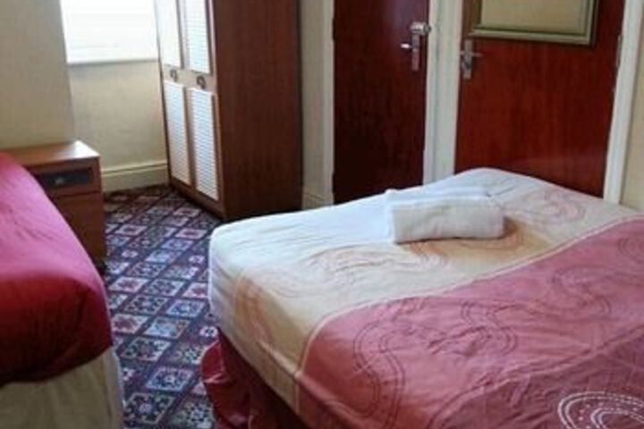 Room 90 of 149