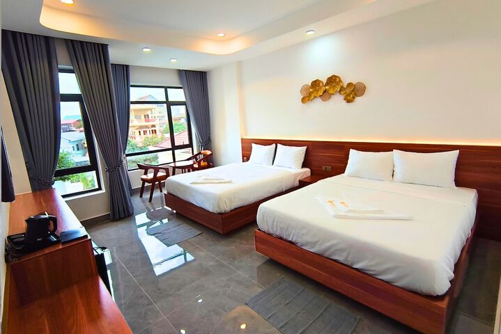 Room 12 of 65