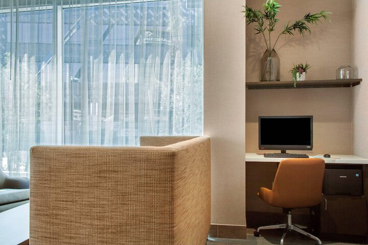 Business Center 47 of 50