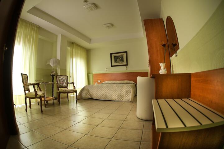 Room 12 of 63