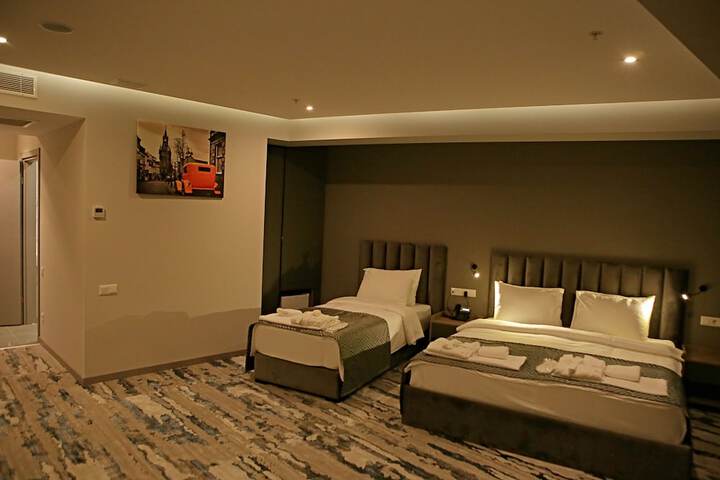 Room 4 of 47