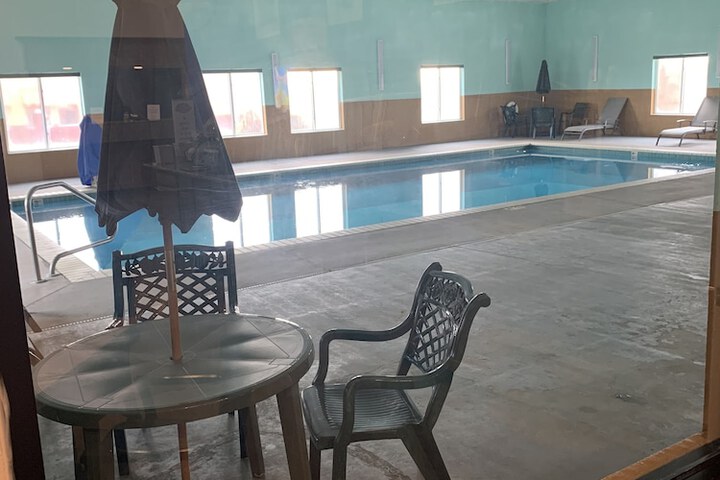 Pool 35 of 68